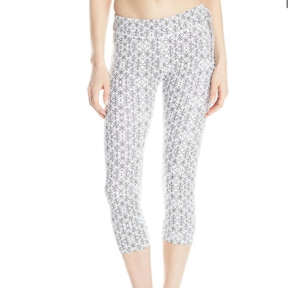 O'Neill Pants - O’NEILL Juniors Camarillo Capri Surf Leggings.
